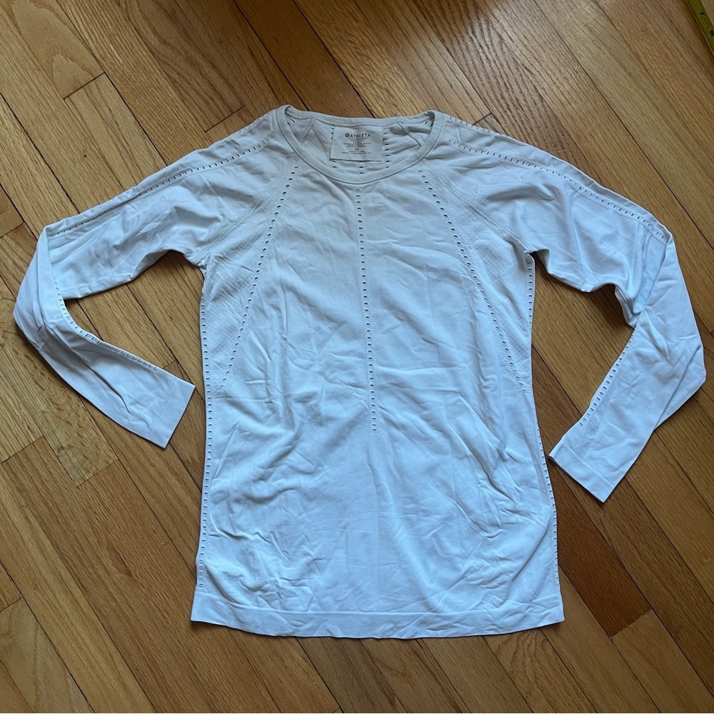 Athleta XS White Long Sleeve Seamless Laser Cut Performance Top